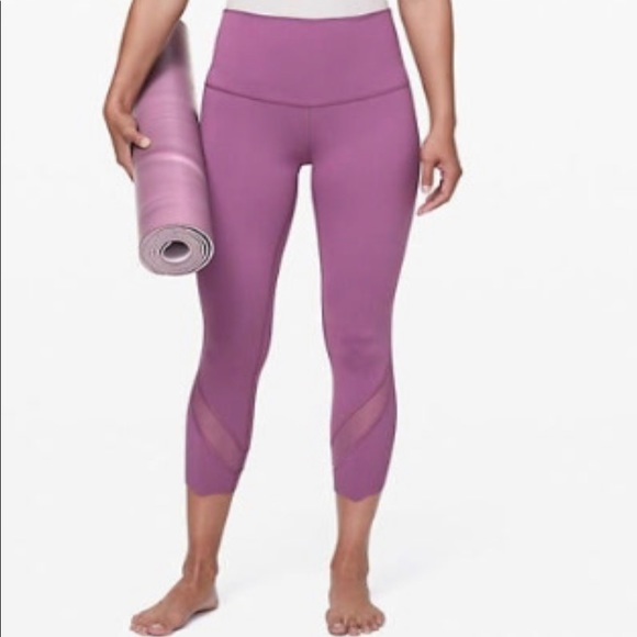 Lululemon Wunder Under Scalloped Crop HR - Picture 1 of 10